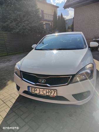 Kia Pro_cee'd - 3