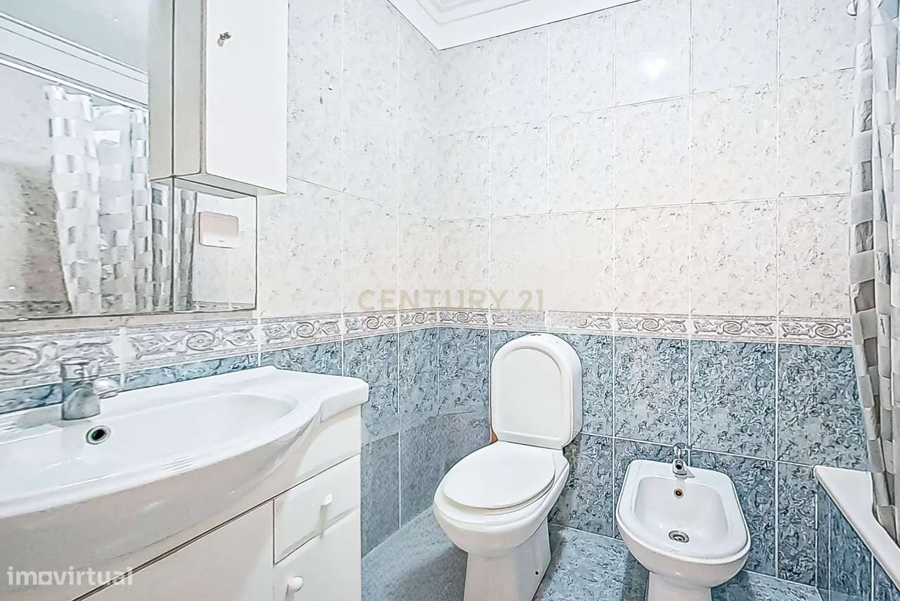 T2 com Vista Desafogada - Carregado-8