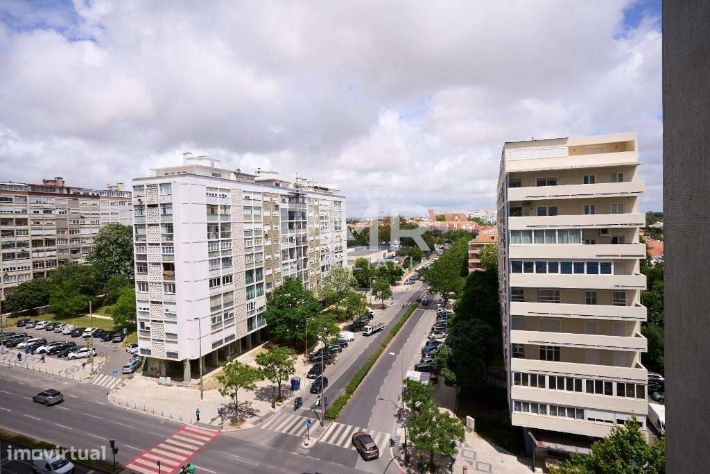Apartamento T5 (ex T6) Avenida Estados Unidos da América-17