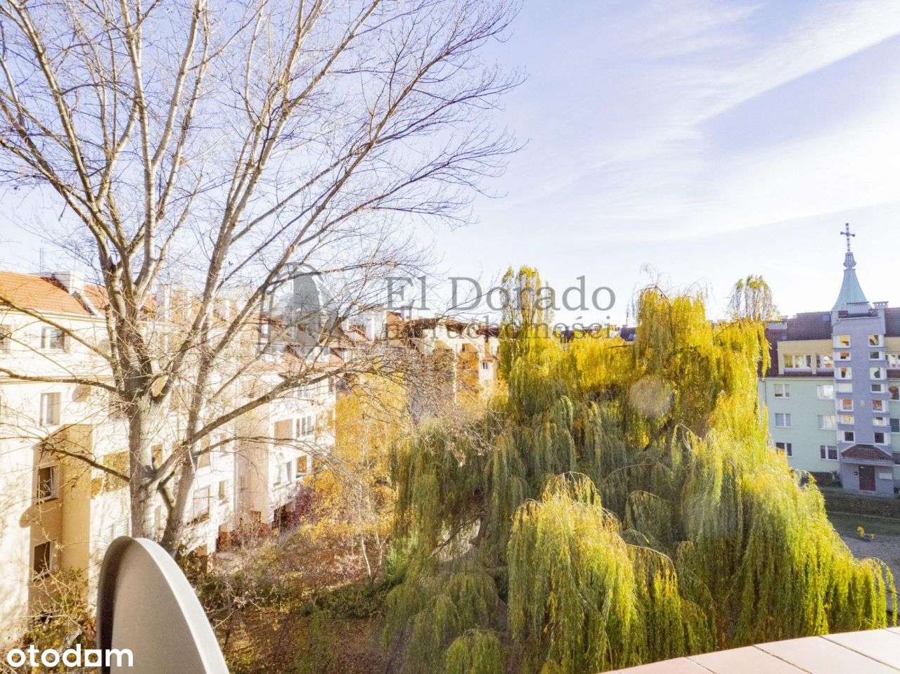 Przestronne mieszkanie z przepieknym balokem wśród-7