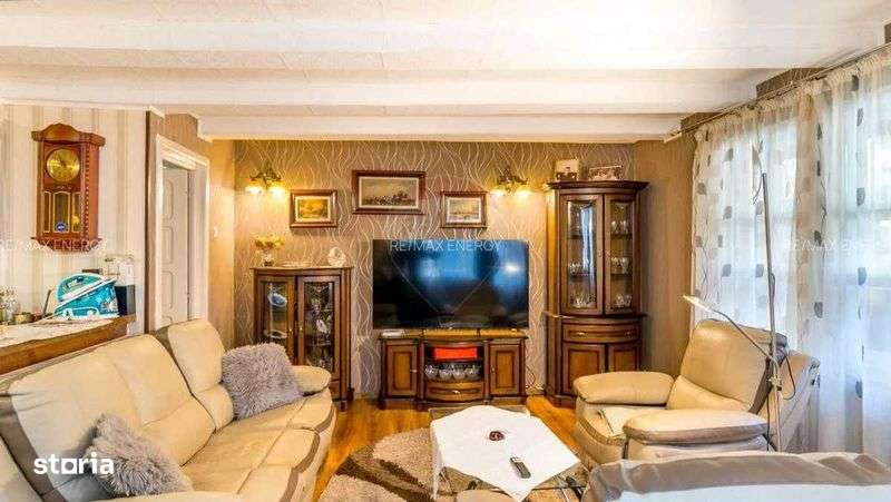 OCAZIE  Casa de vacata in DEALU NEGRU judetul Cluj DE VANZARE