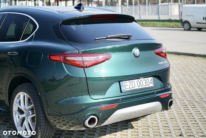 Alfa Romeo Stelvio 2.0 Turbo 16V AT8-Q4 Lusso Ti - 4