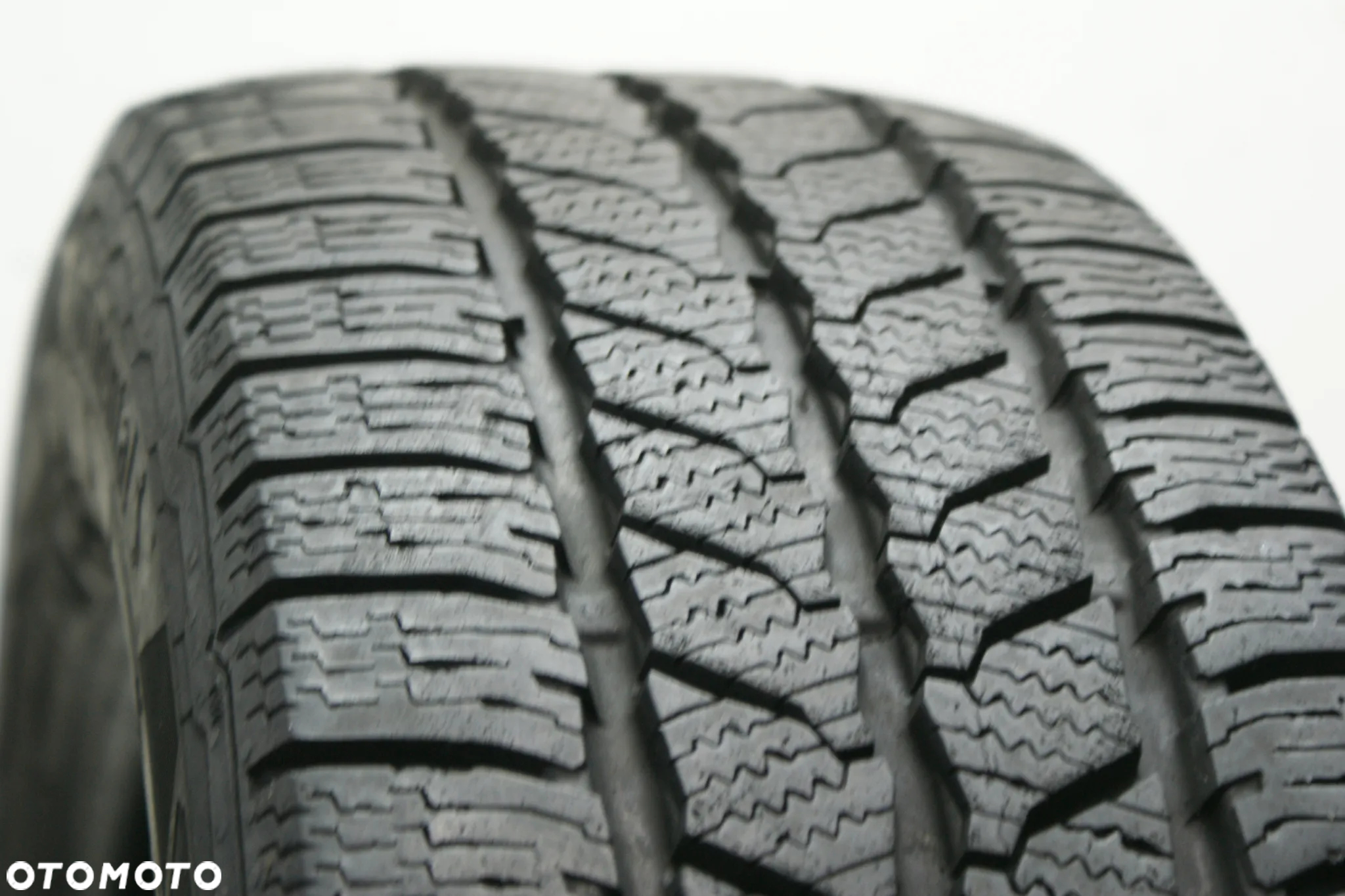 205/65R16C CONTINENTAL VANCONTACT WINTER  8,6mm 2019r - 2