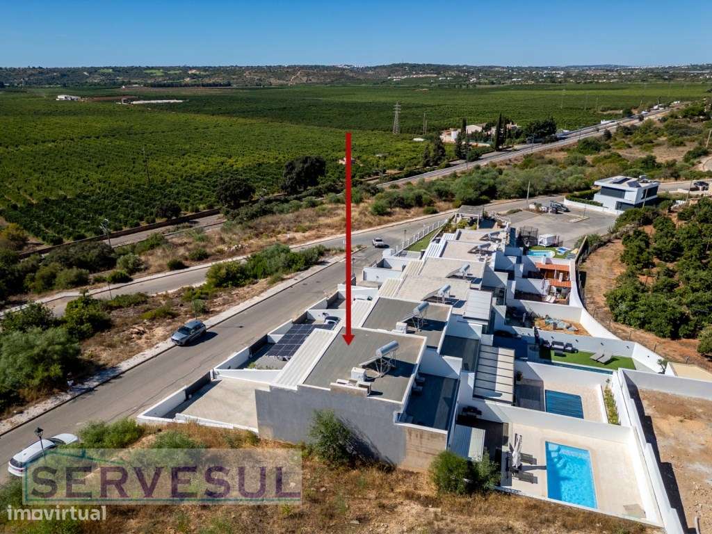 Moradia Moderna com Piscina e uma vista magnifica para o Campo de G...-52