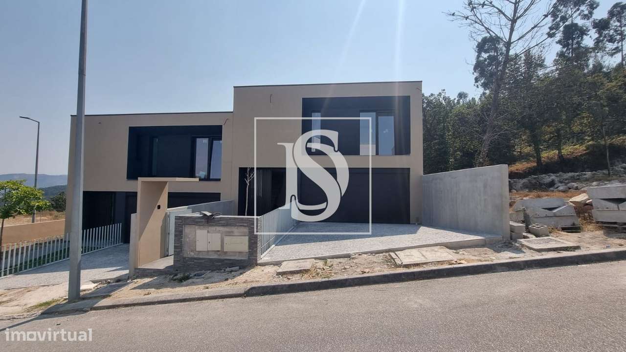 Vivendas T3 em banda situadas em Lanhoso- Póvoa de Lanhoso-5