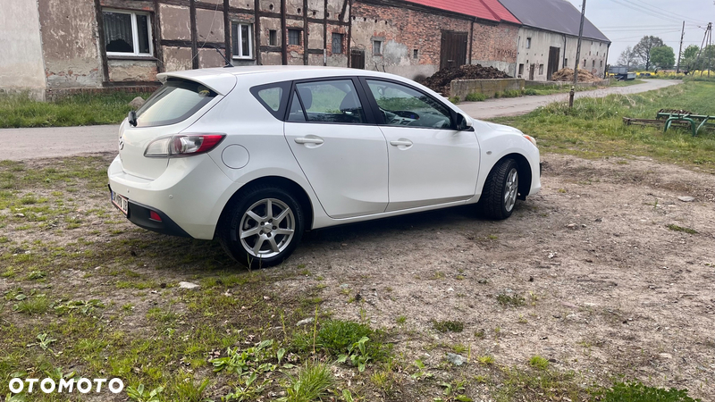 Mazda 3 2.0 Exclusive + - 14