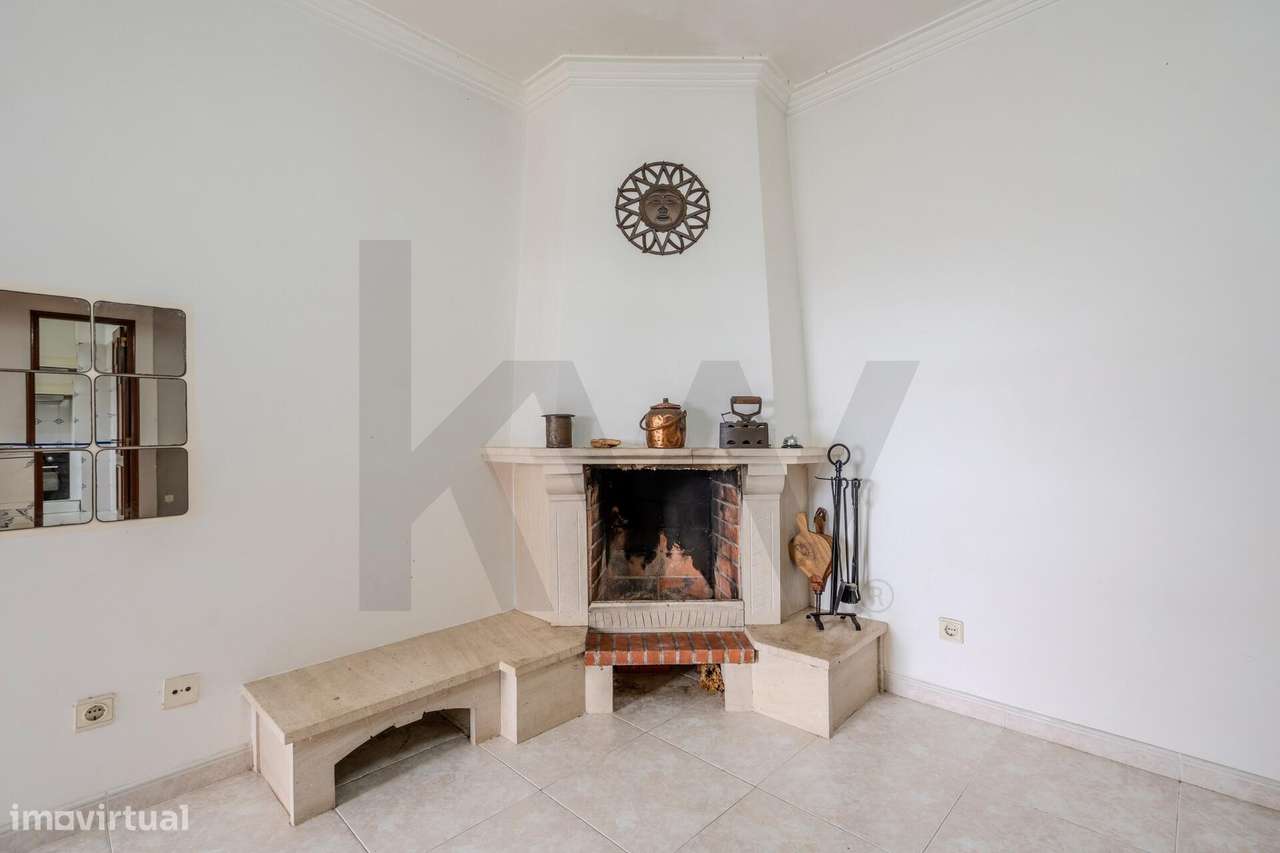 T3 com lareira na sala, suíte e varandas em Rinchoa – Fitares - Grande imagem: 4/39