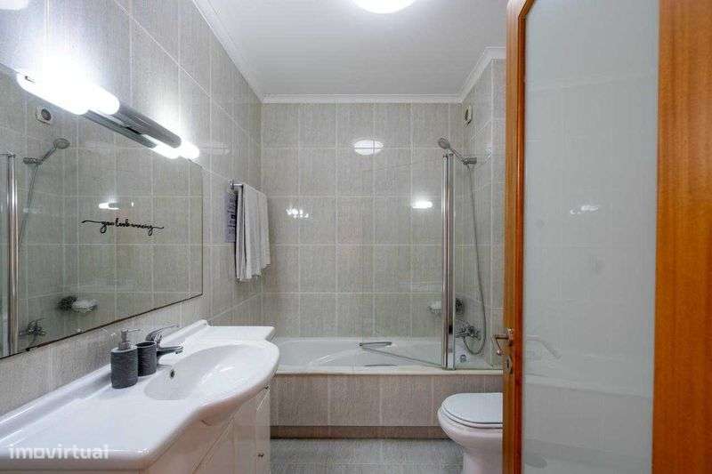 Apartamento T2 com garagem e parque de estacionamento privado - Grande imagem: 4/12