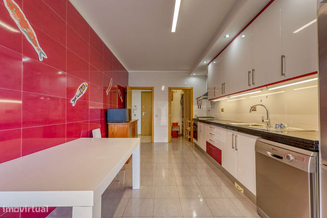 Apartamento T2, piscina e lugar de estacionamento - S Martinho Porto-12