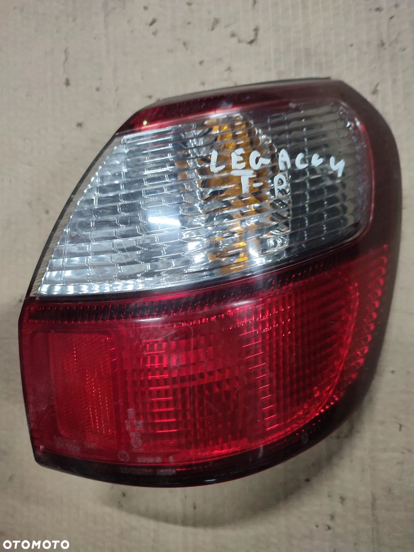 Subaru Legacy 4 IV lampa prawa tył tylna - 1