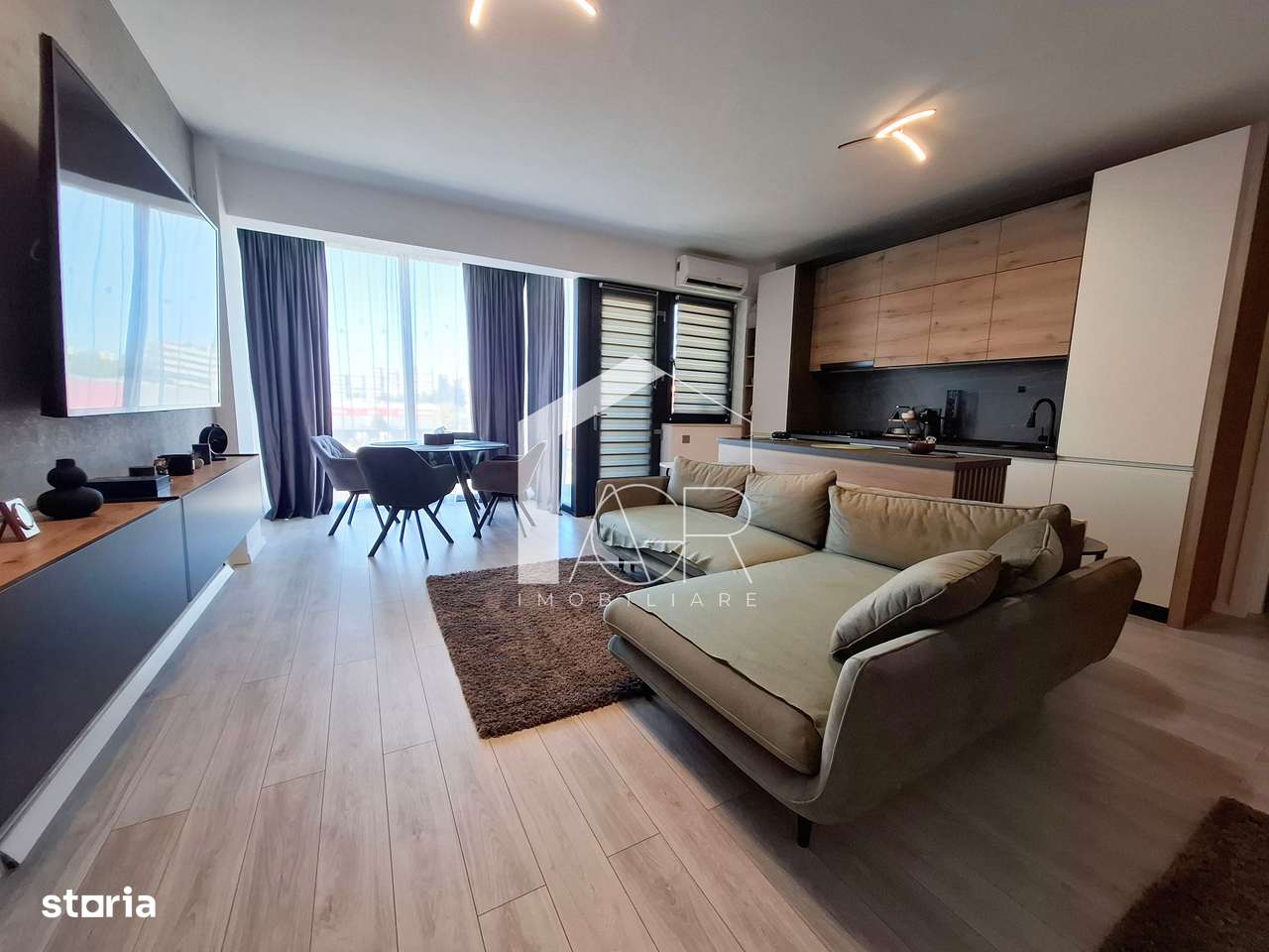 Apartament cu 2 camere, de vanzare, zona Vest-1