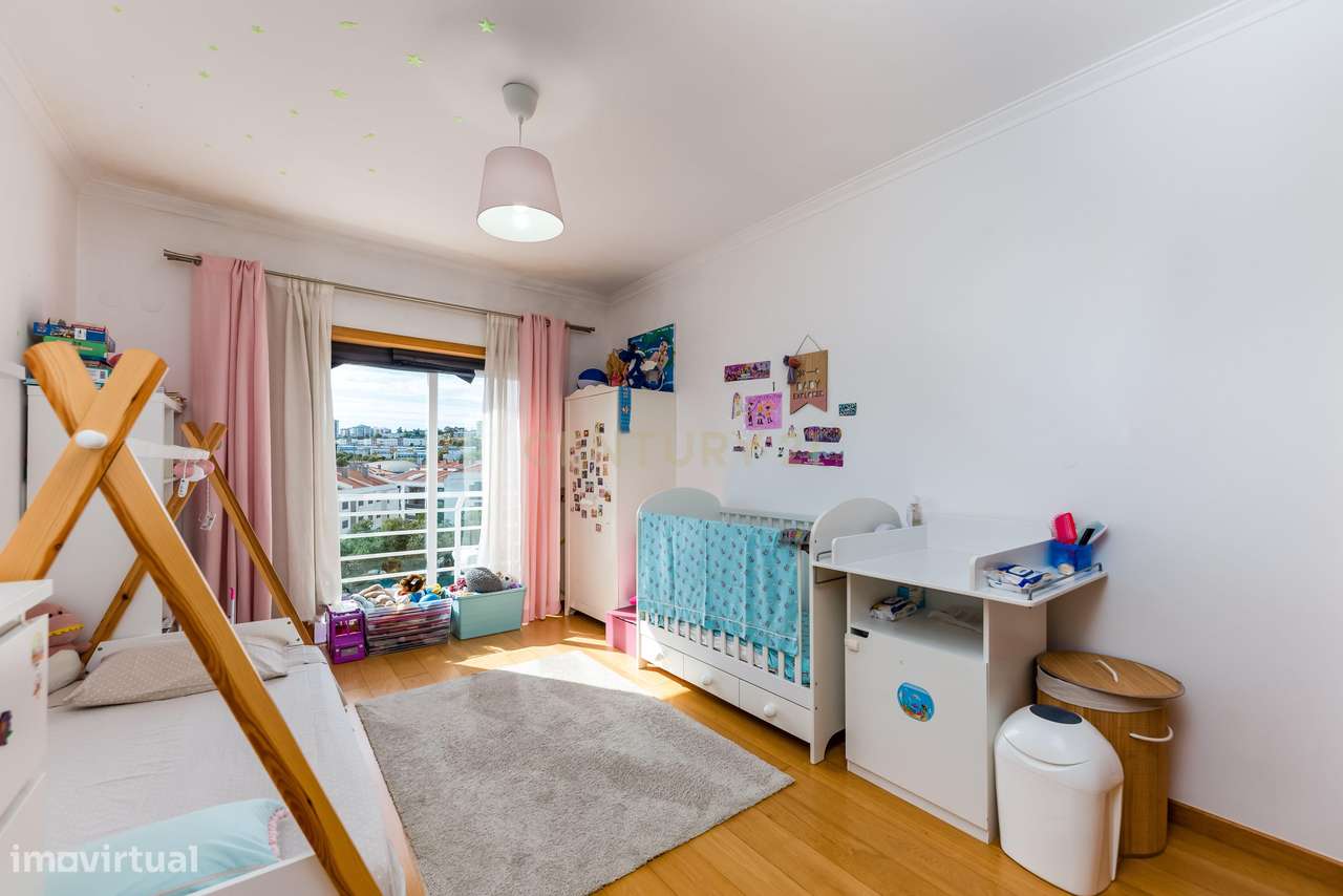 Apartamento T3 com 2 Box e 2 Suítes. Vista Panorâmica em Oeiras-15