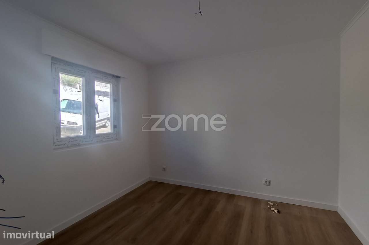 Moradia térrea renovada com anexos em Porto de Mós - Grande imagem: 5/18