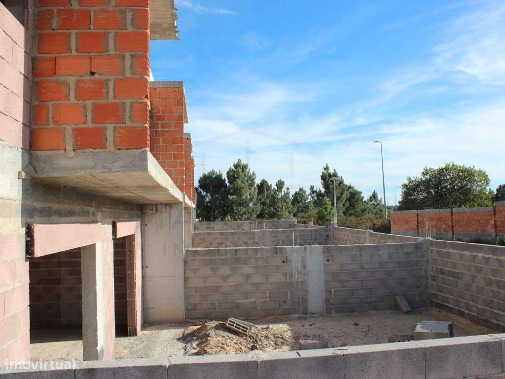 Moradias T3 em construção na urbanização Fonte Lagoa, Rio Maior-21