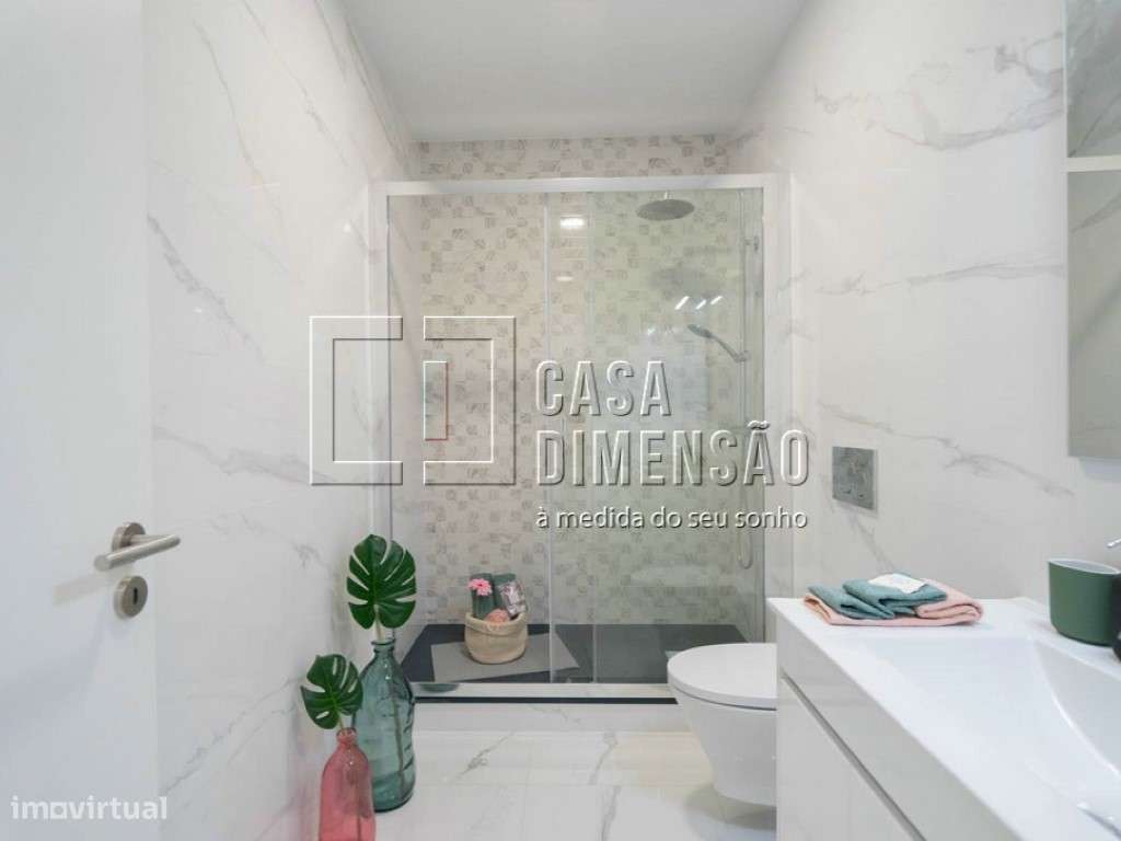 Apartamento T3 em Benfica, com Varandas, Totalmente Mobilado e Pron...-22