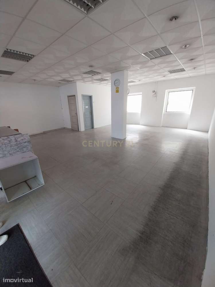 Espaço Comercial na Cova da Piedade / Almada - Grande imagem: 4/17