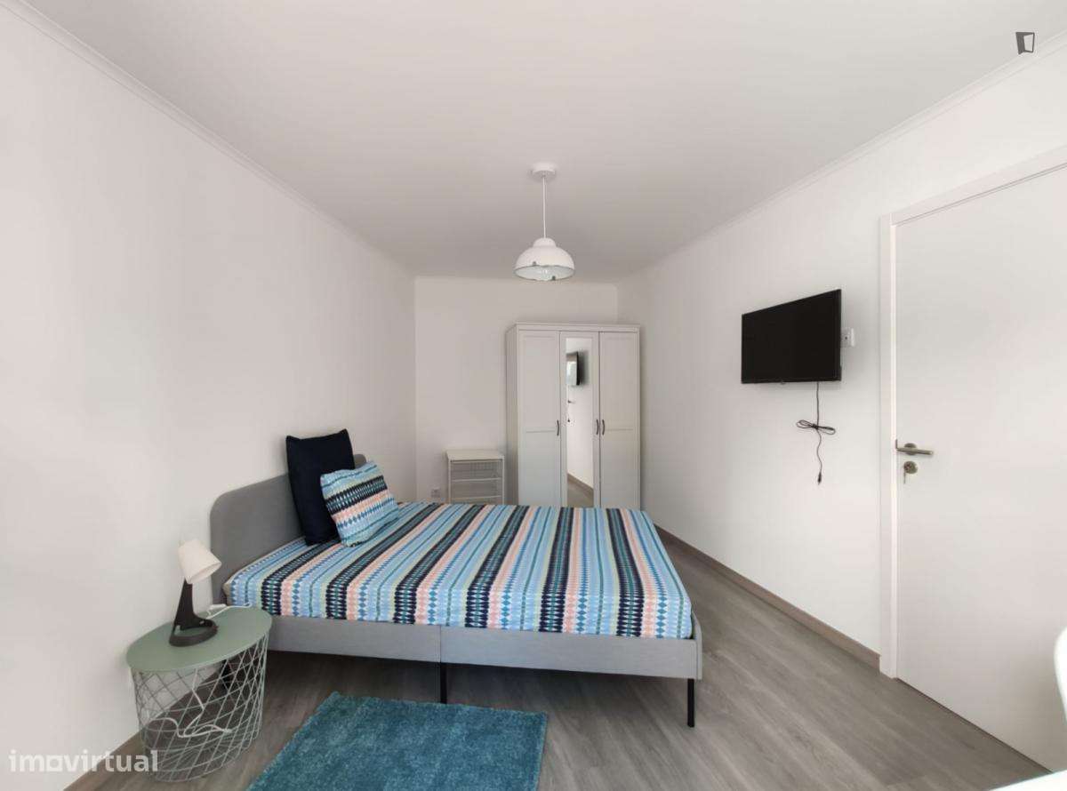 Quarto - localizado em Oeiras Lisbon - Grande imagem: 5/7