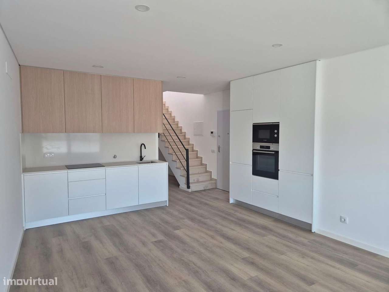 Penthouse T2 nova com garagem em Faro-9