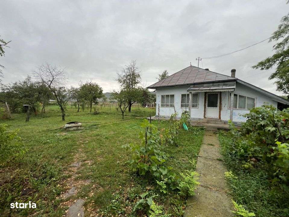 Erbiceni Podu Iloaiei teren 1300 mp utilitati Intravilan-0