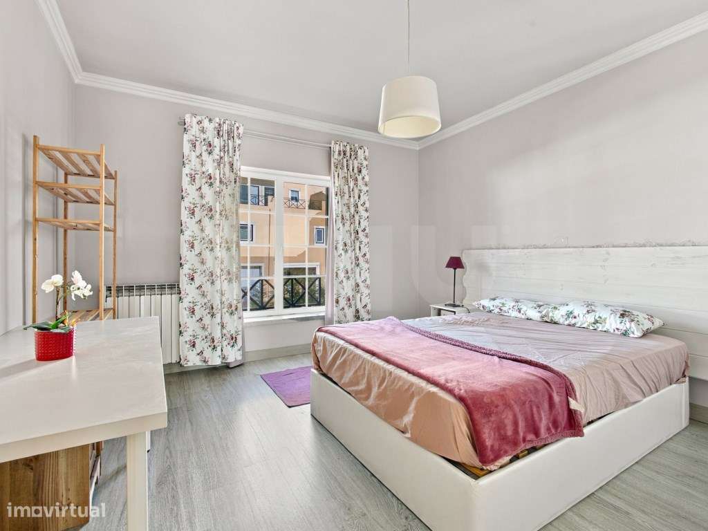 Apartamento T2+1, para venda, em São Pedro da Cadeira, no eixo Eric...-15