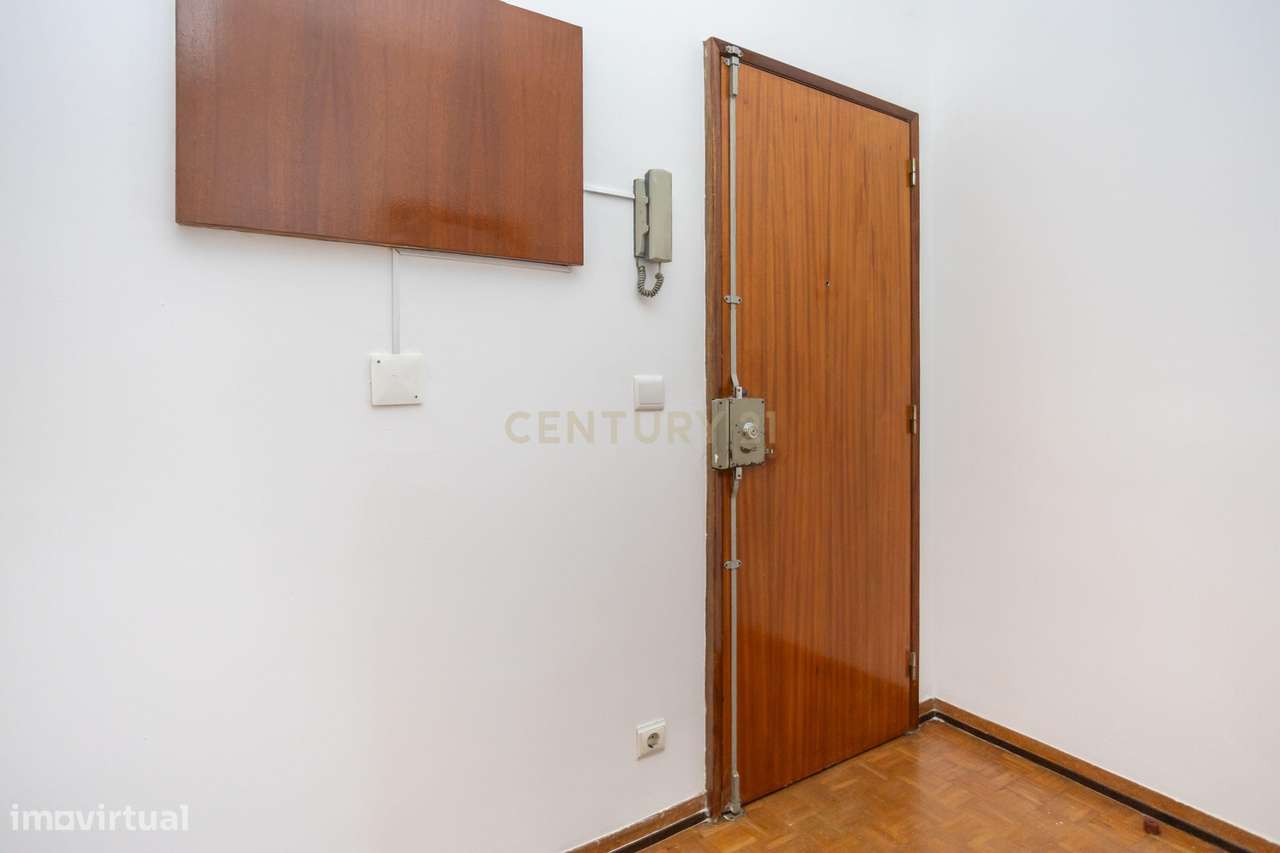 Apartamento T2+1 Quinta Alves da Silva-0