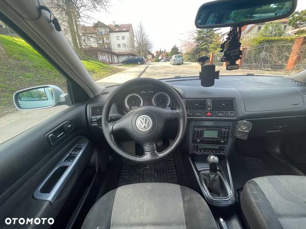 Volkswagen Golf - 10