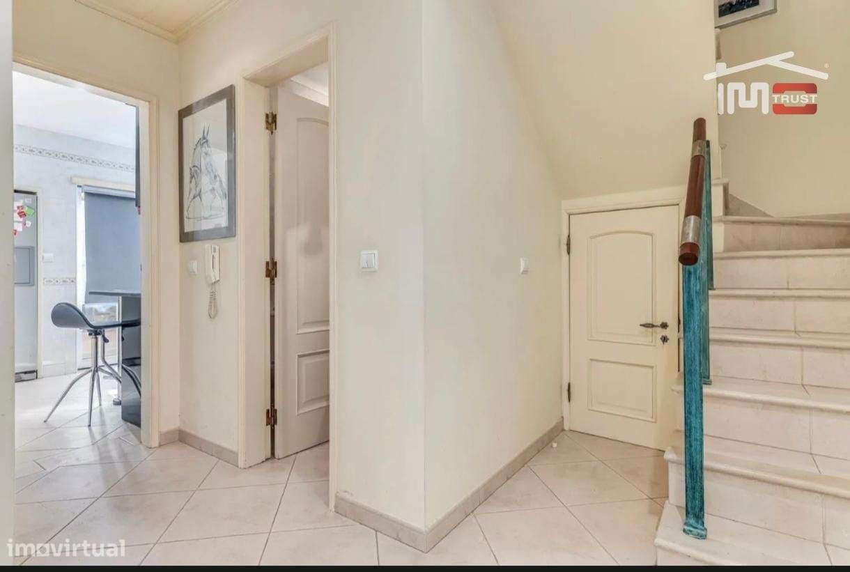 Moradia Duplex T3 Atalaia - Suite, Cozinha Equipada e Garagem.-10