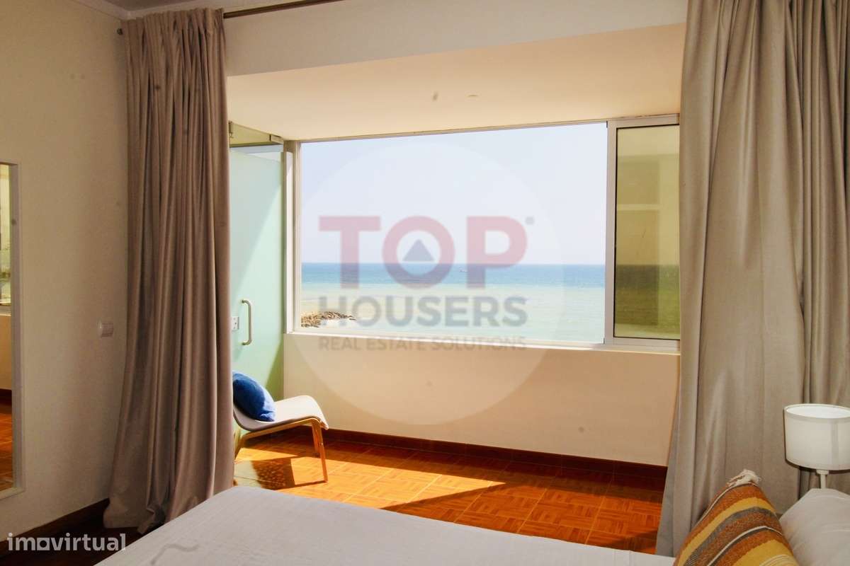 Viva o privilégio de estar na 1ª linha de Mar em Quarteira!-22