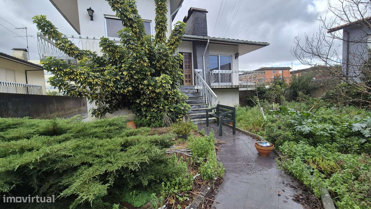 Moradia V3 com jardim, garagem e terraço na Trofa - Grande imagem: 3/27