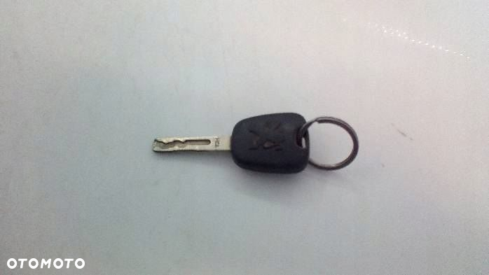 Stacyjka kluczyk Peugeot 307 1,6 HDI - 8