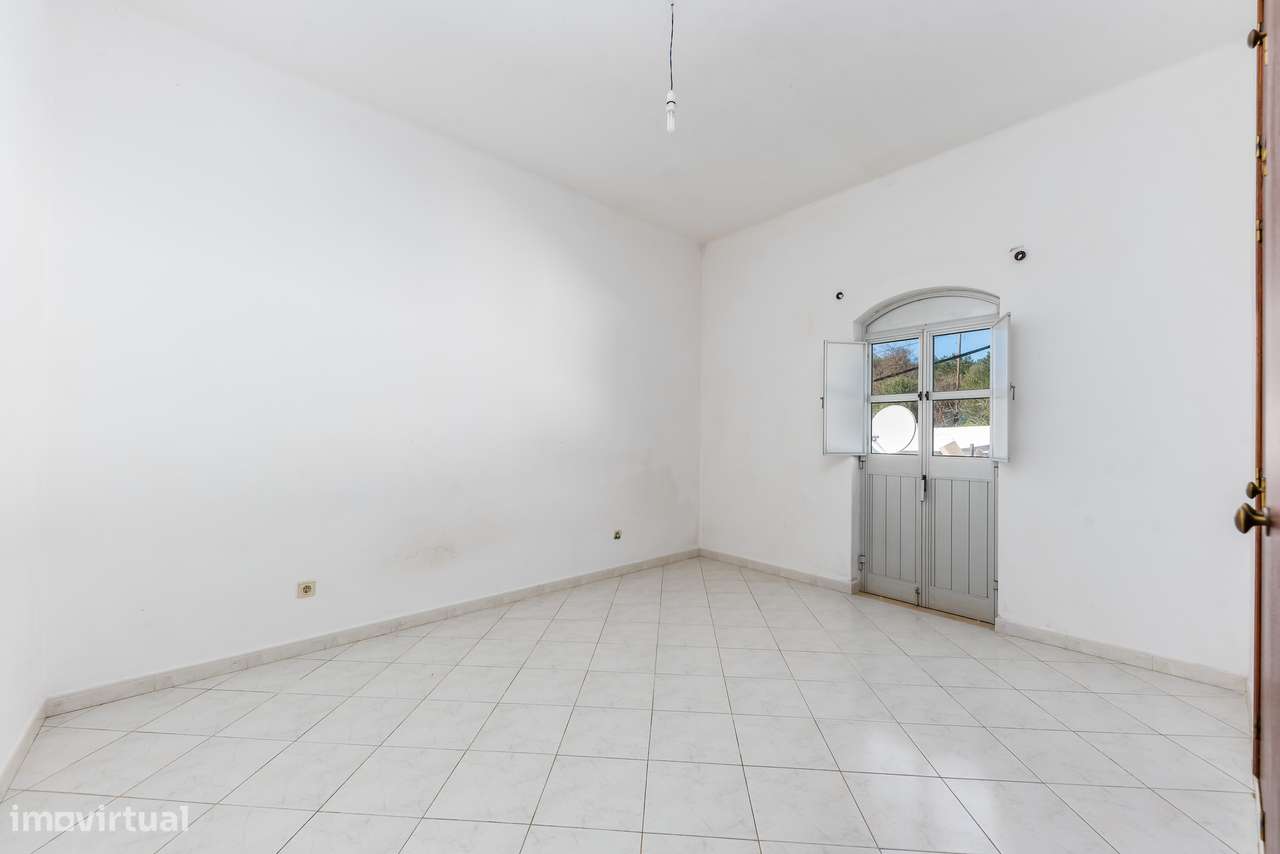 Moradia T5 com mais de 200m2 em Boliqueime-18