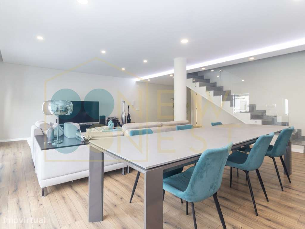 Moradia T4 com piscina e garagem nas Manteigadas | Setúbal-14