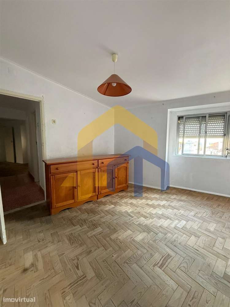 Moradia em Banda com Duas Habitações Independentes – Centro Histórico-10