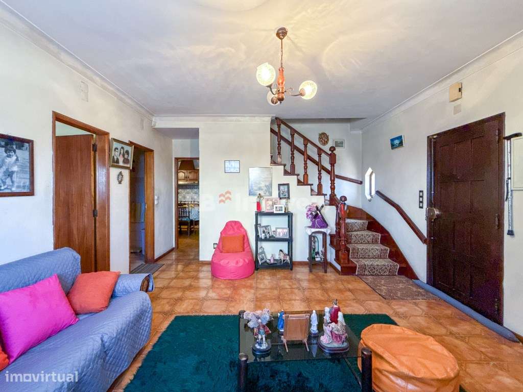 Moradia de 3 pisos com garagem e logradouro no Entroncamento - Grande imagem: 5/57