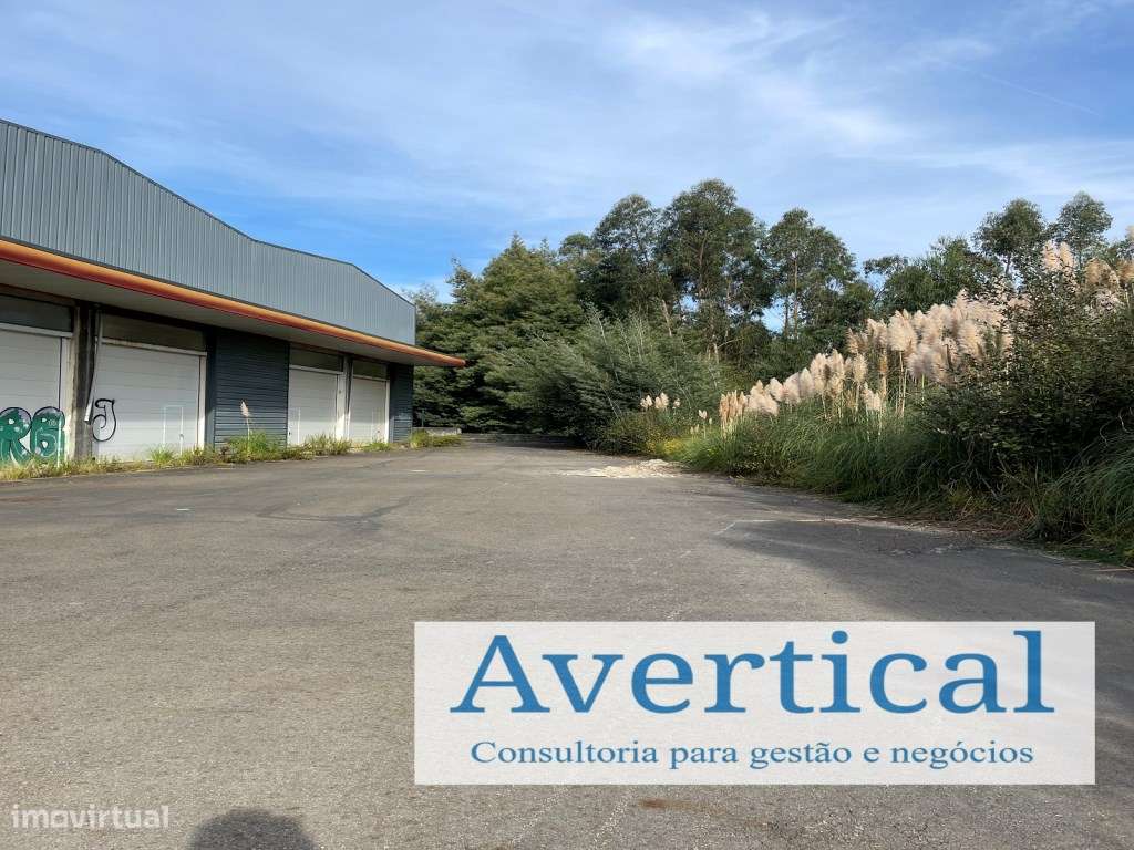 Condomínio com 16 armazéns-5