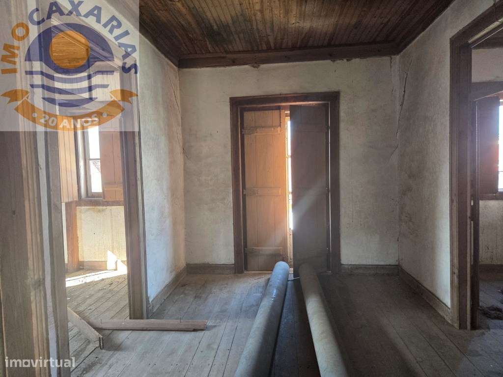 Moradia Rústica com Pátio e Anexos para Recuperar - Urqueira, Ourém-31