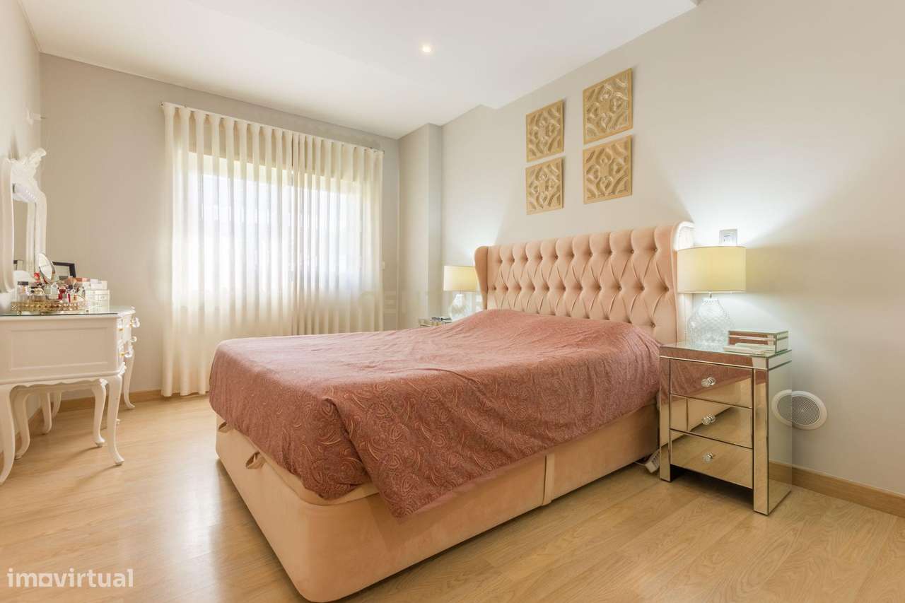 Apartamento T3 com Suíte, Arrecadação e Parqueamento – Conforto, Espaç-16