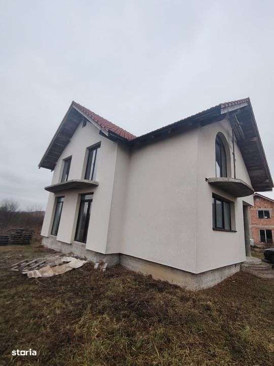 Casa cu etaj la stadiul de semifinisat avansat in Alesd - Imagine principală: 2/15