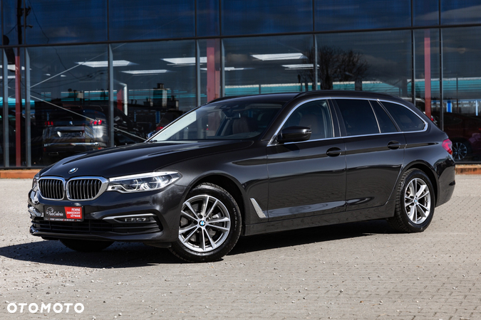 BMW Seria 5 520i - 4