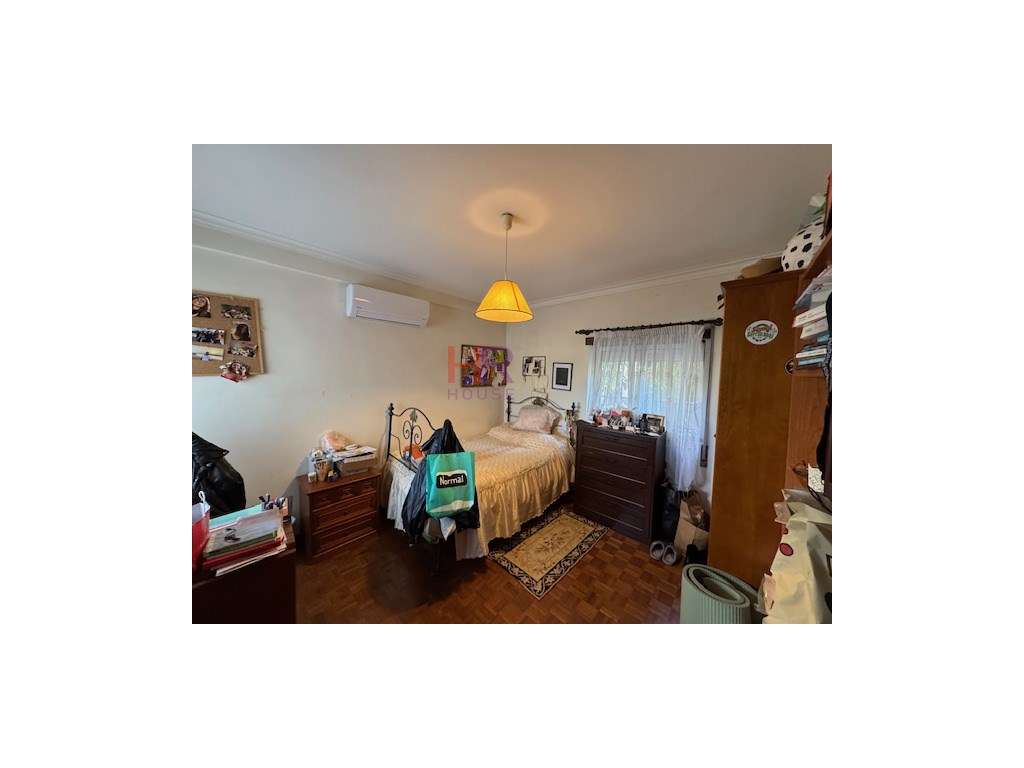 VENDE-SE MORADIA T4+1 COM PISCINA AQUECIDA E GARAGEM.-22