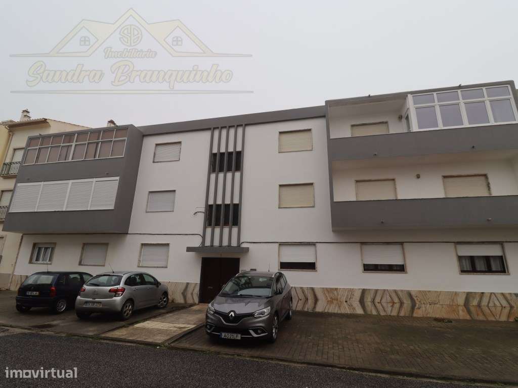 Apartamento T2 RENOVADO em Santa Cruz-36