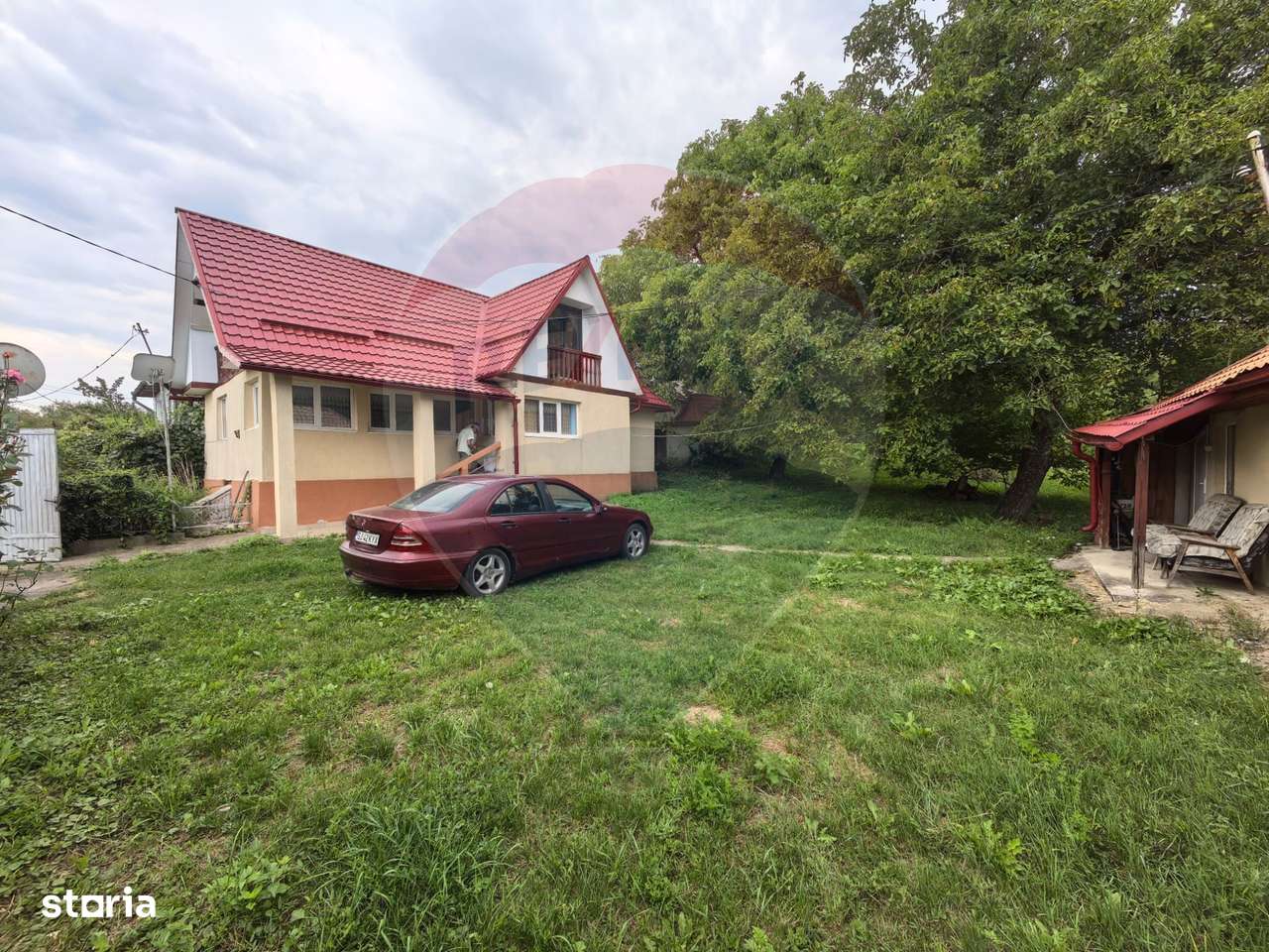 Casa traditionala De Vanzare cu 5 Hectare de teren - Imagine principală: 5/14