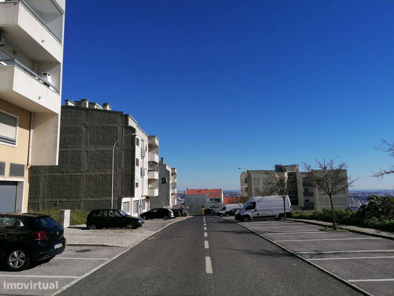 Terreno para construção de 15 fogos em Mina de Água, Amadora - Grande imagem: 5/6