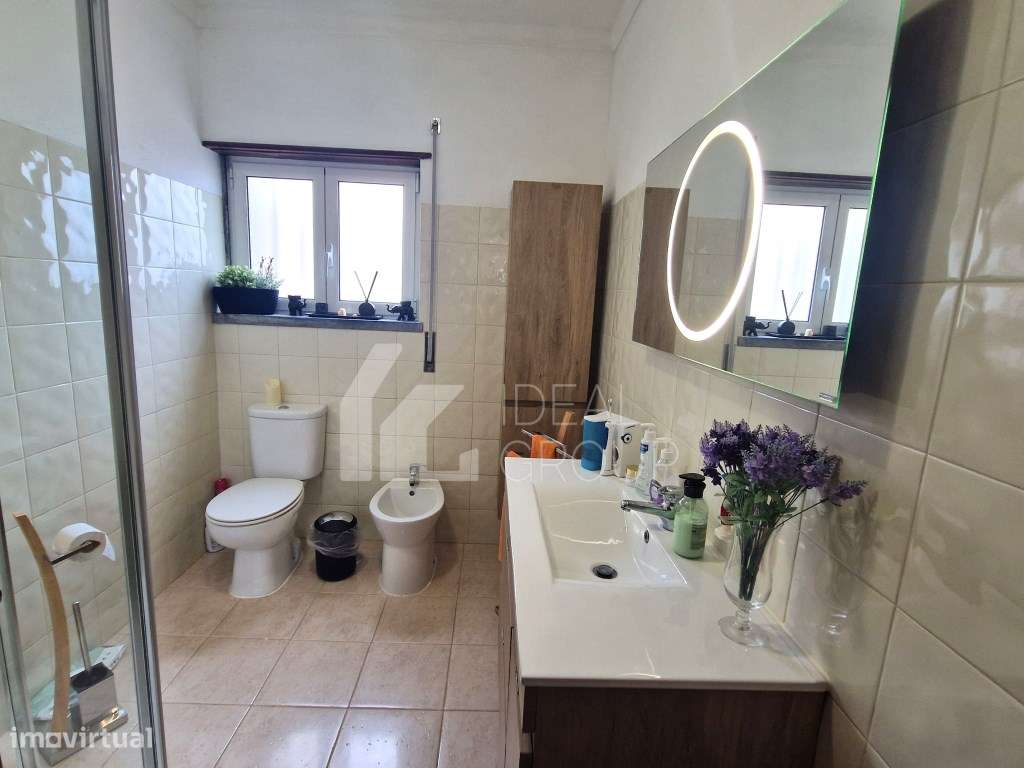 Moradia com Piscina em lote de 1.599 m² na Silveira-13