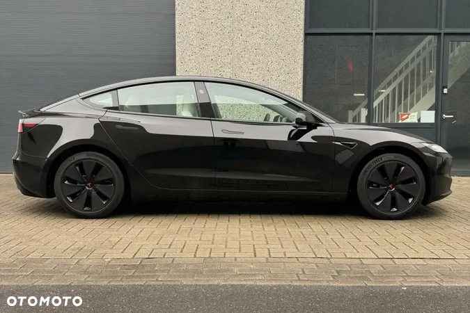Tesla Model 3 RWD - 3