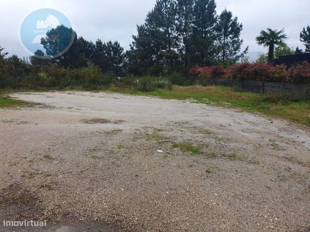 Terreno Construtivo de 1200m² 
Localização: Sra. de Fátima- Cabece...-10