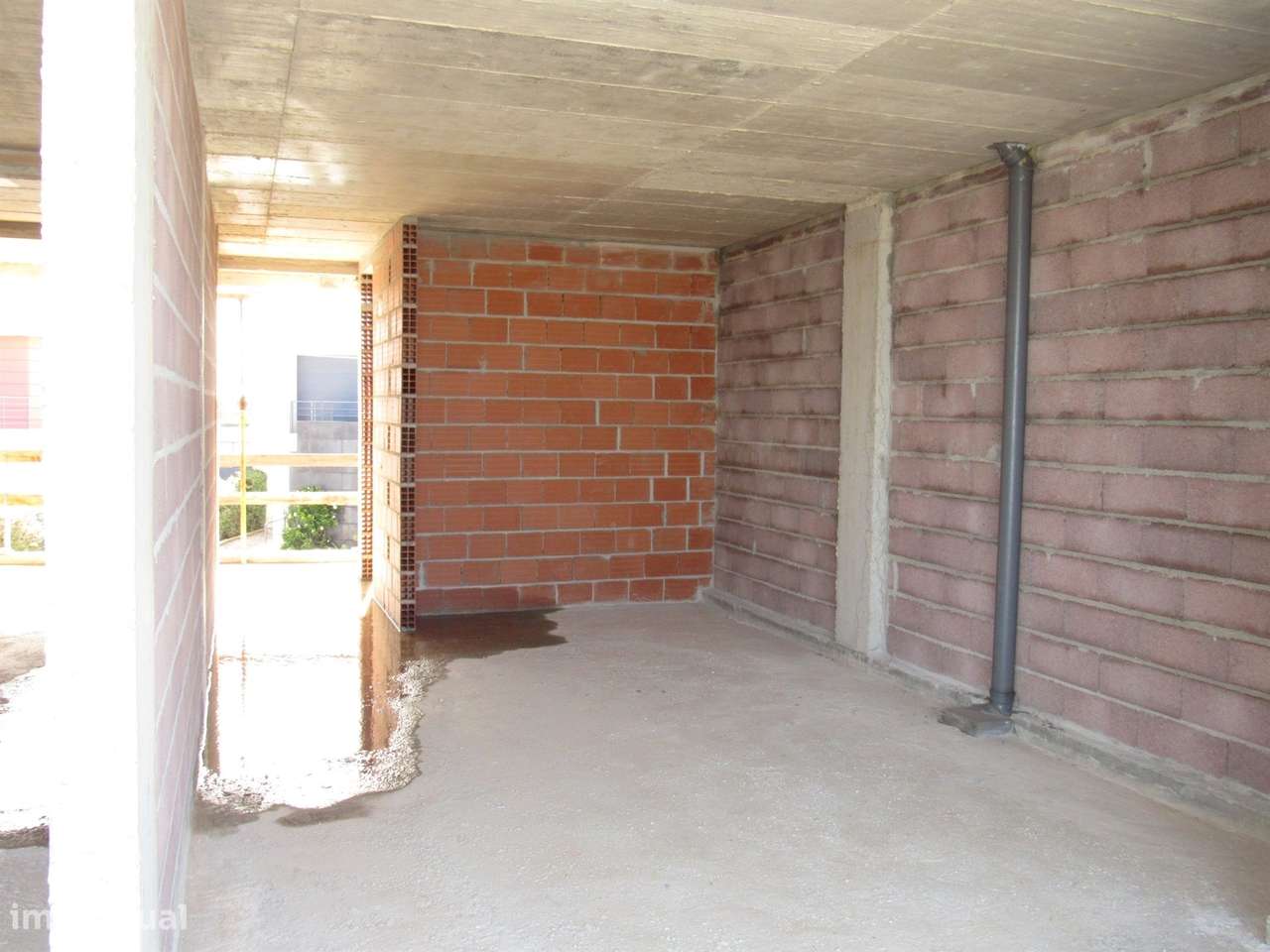 Moradia Moderna com Vista para a Baía de São Martinho – Em Construção-17