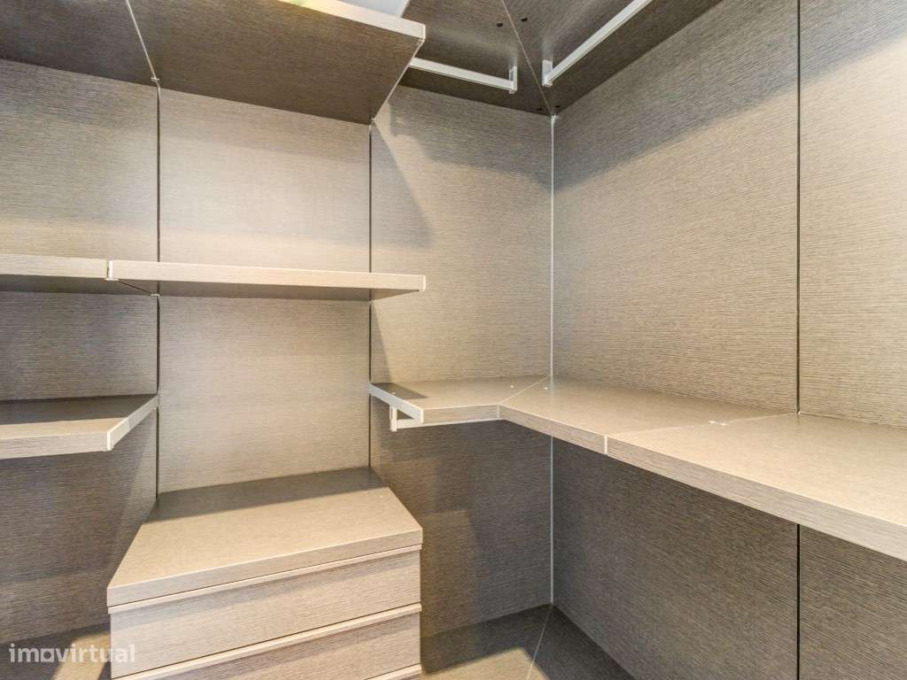Apartamento T5 + 1 no Condomínio Jardins São Lourenço - Lisboa-19