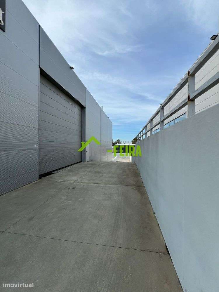 Pavilhão industrial , Fiães-21