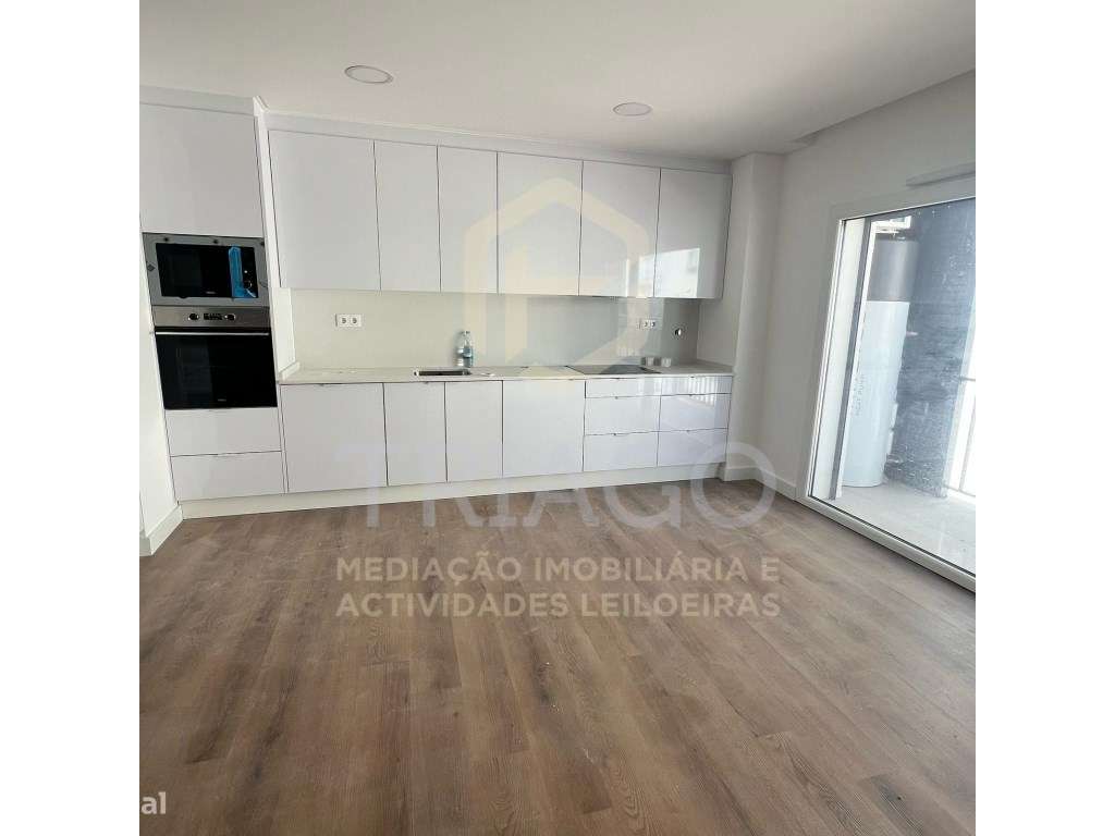 Fantástico Apartamento T2 NOVO com Varanda - Exclusivo Triago-2